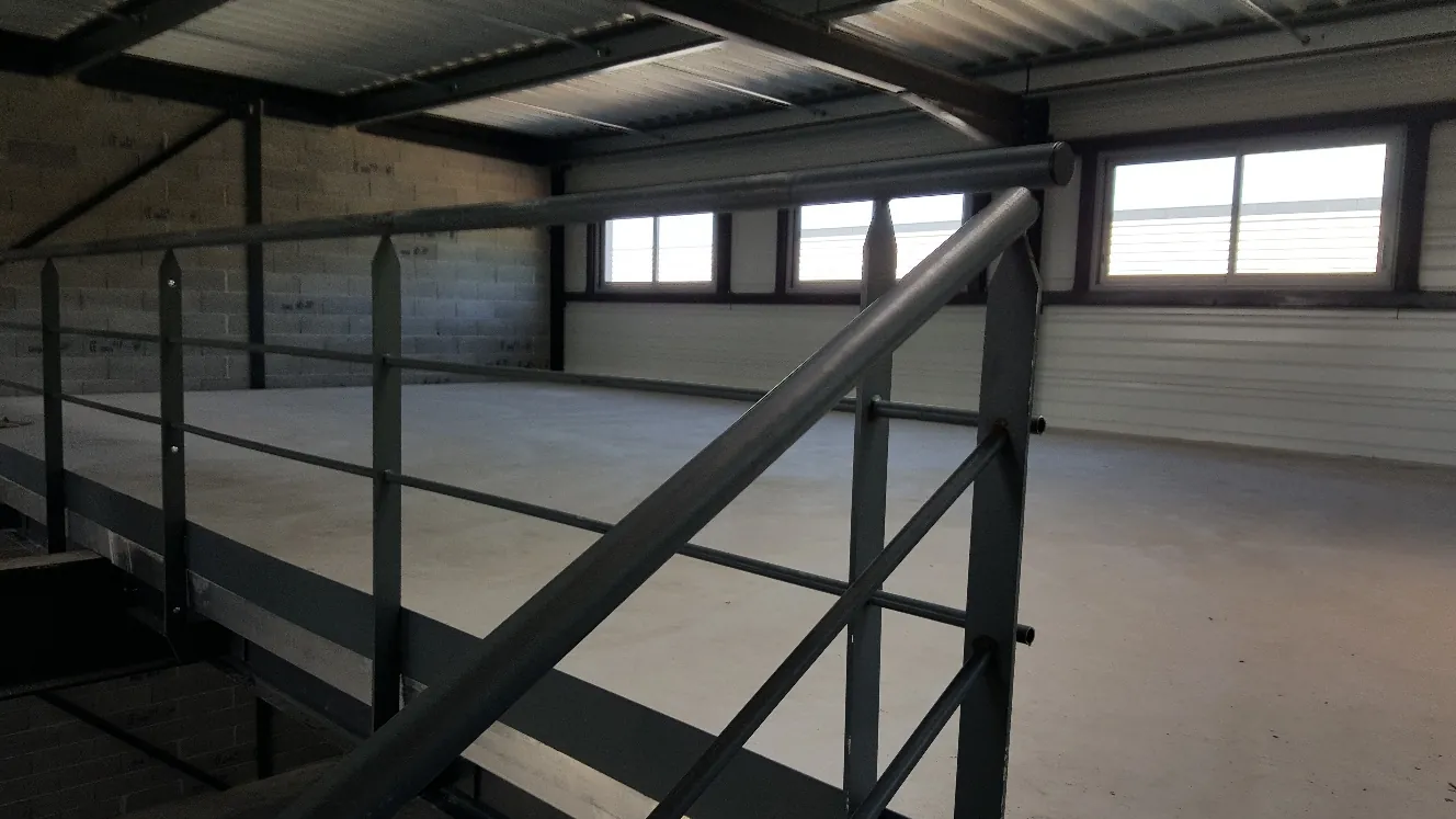 Mezzanine de 82 m² du local G2-33, Garosud Montpellier
